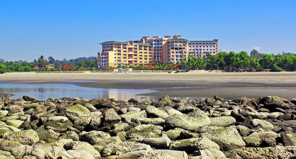 Royal Tulip Sea Pearl Beach Resort & Spa Cox's Bazar Esterno foto